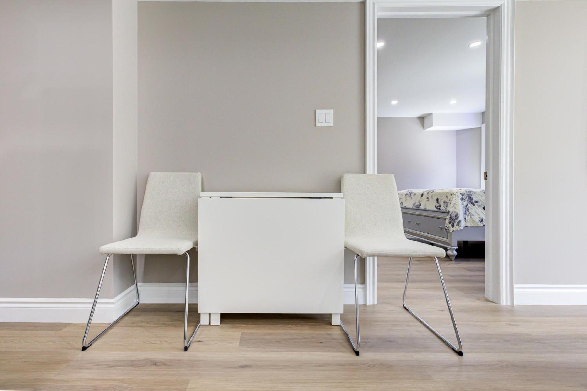 New Furnished 1bedroom Basement * Waterloo